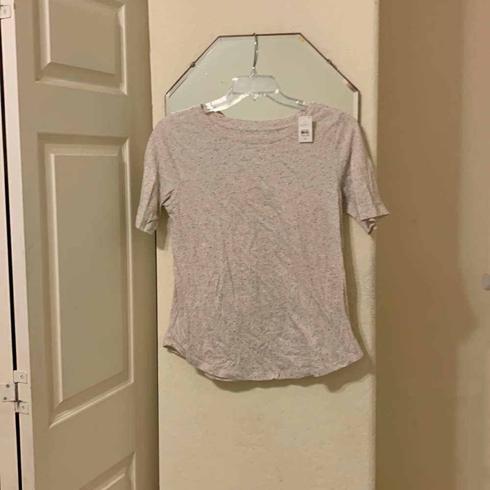 Loft t-shirt, beige, soft and comfortable, Size M, never worn, tags still on